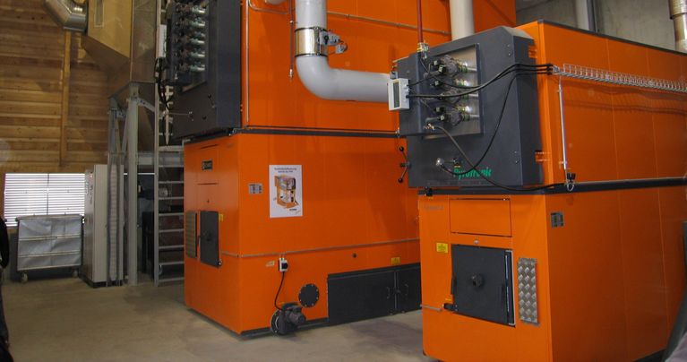 Automatische Holzfeuerung