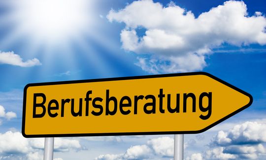 Wegweiser mit Berufsberatung